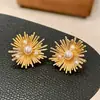 Brincos de Pérola e Zircônia com Design de Luxo de Nicho, Brincos Stud Vintage de Ouro com Desenho de Fogos de Artifício, Acessórios de Orelha Elegantes para Mulheres