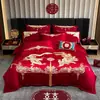 Conjunto de cama de luxo vermelho vibrante para casamento, conjunto de quatro peças 100% algodão com bordado de dragão e fênix, lençol e capa de edredom para celebração de casamento