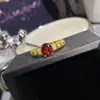 Anillo Versa Jewelry Antiguo Ovalado Color Sangre de Paloma Huevo de Paloma Chapado en Oro con Diamante Exquisito Anillo para Dedo de Uso Diario