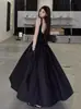 Vestido Preto Estilo Hepburn Francês com Suspensórios para Mulheres Verão 2025 Novo Elegante Cintura Alta Saia Longa