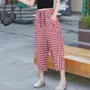 2026 Nuevo Estilo Pantalones de Verano a Cuadros para Mujeres de Mediana Edad y Mayores Cintura Elástica Simple Pantalones de Algodón y Lino Estilo Mamá Pantalones Casuales de Tres Cuartos