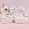 Caja portátil con diseño de animales de dibujos animados en stock. Caja de regalo para fiestas, cumpleaños o fiestas de sirenas. Embalaje para fiestas. Caja de dulces al por mayor.