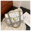 Producto estrella de transmisión en vivo transfronteriza: bolso de hombro y bandolera acolchado versátil de alta calidad, popular bolso pequeño con cadena estilo Chanel