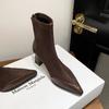 Botas Curtas de Salto Grosso Bico Fino com Zíper nas Costas Elásticas Slim Splicing Francês de Nicho 7cm Outono e Inverno 2025