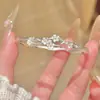 Pulsera Elegante Versátil con un Toque de Lujo Ligero y Único de Alta Gama, Nuevo Popular Exquisito Accesorio de Joyería para Manos para Mujer 2026