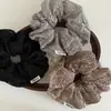 Xuxinha de Cabelo Bordada com Renda Estilo Coreano com Toque de Luxo, Apresentando um Design de Flor de Tecido Vazada para Rabos de Cavalo