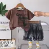 Conjunto de Verano para Niños con Parches de Letras Manga Corta 2026 Nuevo Estiloso Ropa de Dos Piezas de Verano para Niños Venta al por Mayor