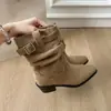 Botas de moda 2026, botinhas femininas com fivela de cinto, estilo western na altura da panturrilha, novo design retrô, versátil para a moda de outono, salto grosso