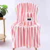 Toalla de baño de coral con rayas anchas, gruesa, doble cara, absorbente, amigable con la piel, para playa, adultos y niños, disponible para venta al por mayor