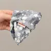Accesorio para el cabello estilo Hepburn de lunares con una pinza de tiburón grande, diseñado para cabello voluminoso, adecuado para coletas altas, pinza de cangrejo triangular, accesorio para el cabello para mujer