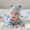 Touca de bebê para primavera e outono, fofa e super adorável, estilo coreano, touca de puxar, touca para recém-nascidos, meninos e meninas, touca quente e protetora para fontanela para bebês pequenos