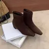Botas Martin de Salto Médio Slimming Retrô Comércio Exterior Outono 2026 Novas Botas Slim Elásticas de Camurça com Salto Grosso para Mulheres