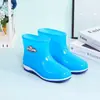Zapatos de agua impermeables de caña corta y alta para mujer, botas de lluvia de media caña para adulto para mujer, botas de agua de moda para verano con forro de felpa para mujer, botas de lluvia antideslizantes para mujer