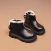 Botas Martin para Meninas 2025 Inverno Novos Sapatos Infantis Sapatos de Princesa para Menininhas Botas de Couro com Acolchoamento Duplo de Veludo Botas de Cano Curto