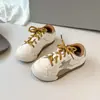 Zapatillas para niños 2026 primavera y otoño nuevo moda estrella casuales zapatos sucios para niños zapatos deportivos para niñas de escuela primaria