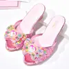 Zapatos de princesa Aisha para verano de niña, pantuflas de tacón alto, sandalias infantiles de dibujos animados versátiles, zapatillas de casa para niños con pedrería