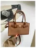 2026 Nuevo Bolso de Mano con Patrón de Espiga Morado Taro Hebilla Metálica Retro Bolso de Moda para Mujer Bolso Cruzado Versátil