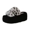 Zapatillas de algodón versátiles con estampado de leopardo para otoño e invierno, abiertas en la punta, de felpa para mujer, con diseño cruzado antideslizante y suela gruesa, estilo nuevo