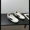 Zapatillas de entrenamiento alemanas de suela blanda para mujer, nuevo modelo primavera-verano 2026, zapatillas casual con cordones y punta redonda, zapatillas de plataforma versátiles y transpirables