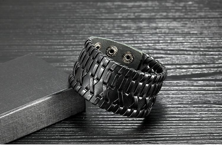 11896940546_1439123456