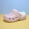 Zapatos de algodón para mujer, estilo invierno nuevo, sin cordones, casuales y de moda, versátiles para dos looks diferentes, con una cómoda suela de plataforma