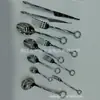 Cubiertos de acero inoxidable de alta gama fundidos a presión con agujero para colgar, vajilla estilo occidental, cuchillo para bistec, cuchara sopera, tenedor de postre, estilo occidental con agujero redondo