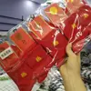 Calcetines de Algodón Rojos Estilo Otoño e Invierno con el Personaje '' para Hombres y Mujeres, Calcetines Lisos de Algodón Peinado de Media Pantorrilla, En Stock al por Mayor, Calcetines de Longitud Media Absorbentes de Sudor