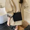 Bolso francés de gamuza para mujer de otoño e invierno, nuevo bolso de hombro retro de moda 2026, bolso cruzado versátil para teléfono