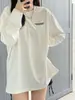 Camiseta Blanca de Manga Larga Estilo Japonés Holgado Chic para Mujer Nueva Colección Primavera y Otoño 2024 Camisa Básica Lisa de Color Sólido Moderna