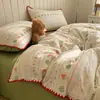 Conjunto de cama de quatro peças em gaze dupla, novo modelo 2026, lençol de cama, roupa de cama, capa de edredom, conjunto de três peças para cama de dormitório, adequado para todas as estações