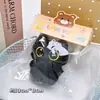 Pequeños regalos de fiesta empaquetados individualmente, lindos colgantes de peluche, muñecos de dibujos animados, muñecos para lanzar en bodas, recuerdos de fiesta y decoraciones colgantes