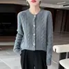 Nuevo Cárdigan de Punto de Lana Pura con Cuello Redondo de Manga Larga para Mujer Color Sólido Trenzado Holgado Versátil Suéter de Lana Otoño/Invierno 2026