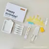 Utensilios para pastel cumpleaños juego de regalo de seis piezas tienda de repostería juego de suministros para fiesta al por mayor juego de cubiertos y platos desechables