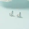 Brincos Coreanos Simples com Pontos de Diamante para Mulheres, Estilo Diário, Mini Brincos de Zircônia de Quatro Garras, Super Brilhantes, Não é Preciso Tirar para Dormir