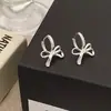 Pendientes Exquisitos, Compactos y Lindos para el Viaje Diario, Pendientes de Lujo Ligero, Gama Alta con Diseño de Moño, Pendientes de Diseño de Nicho de Moda y Versátiles para Mujer