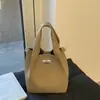Bolso Pequeño Retro de Gama Alta para Mujer, Nuevo Bolso Cruzado Versátil de Moda 2026, Bolso de Mano Moderno, Bolso Tipo Cubo