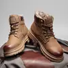 Botas Amarillas de Estilo Nuevo para Invierno 2026 con Forro de Felpa para Hombre, Botas de Trabajo Retro Desgastadas de Suela Gruesa, Botas de Algodón Cálidas de Caña Alta