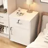 Mesa de cabeceira com chave, design moderno simples para uso doméstico, armário de armazenamento de cabeceira de quarto, pequeno rack de armazenamento simples, tamanho mini