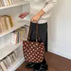 Temperamento Estilo Coreano Moderno Nuevo Gran Capacidad Casual Retro Cubo Hombro Único Bolso de Mano para Mujer Bolso Lunares 2026
