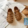 Sandálias Infantis Estilo Coreano 2026 Verão Novo Modelo Sapatos Birkenstock para Meninas Biqueira Fechada Sandálias Romanas para Meninos Sapatos de Bebê Casuais