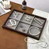 Soporte de Exhibición de Anillos de Madera Maciza Bandeja de Almacenamiento para Pendientes Aretes Pulseras Soporte de Exhibición de Joyería Accesorios de Escritorio