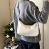 Cor sólida Retro Grande Capacidade 2025 Novo Deslocamento Estilo Coreano Moda Simples Casual Mão Bolsa de Ombro para Mulheres