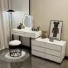 Conjunto de penteadeira e mesa de cabeceira 2026 em estilo creme, com tampo de rocha e madeira maciça, mesa de maquiagem retrátil moderna para quarto, simples