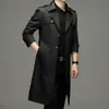 Fornecimento exclusivo transfronteiriço de novos trench coats masculinos de primavera e outono, trench coat longo de lapela dupla para cavalheiros de negócios com cinto, casaco masculino