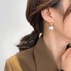 Elegantes aretes de gancho para la oreja de perlas Shijia Aretes de lujo ligero de alta gama para mujer Aretes de plata esterlina 925 aretes de perlas de nicho