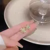 Pendientes de Perla Estilo Coreano Francés Elegante con Cierre de Plata 925 Pendientes de Gama Alta Corazón Flor Pendientes Versátiles para Mujer Venta al por Mayor