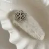 Pinza para el pelo de felpa con copo de nieve de pedrería brillante, ambiente de otoño e invierno, elegante pinza para el pelo, clip para el borde del cabello suelto, tocado de Navidad, estilo nuevo