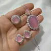 Collar de cadena para suéter con colgante de superficie de huevo grande con incrustaciones plateadas, collar de calcedonia rosa violeta, aretes, anillo, juego de tres piezas