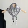 Pañuelo de Seda Retro Versátil Estilo Hong Kong, Pañuelo Triangular de Moda, Accesorios de Alta Gama, Elegantes y Elegantes, Pañuelo Delgado para el Cuello, Multiusos