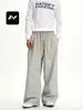 Calça Comprida Lavada Retro Streetwear Rasgada com Cordão de Cintura, Corte Reto Solto, para Homens e Mulheres, na Cor Rica Argila Branca Americana